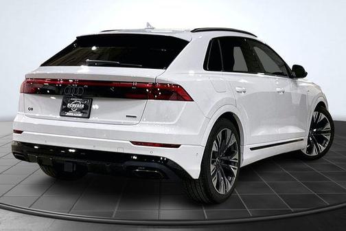 Glacier White Metallic 2025 Audi Q8 55 Premium Plus