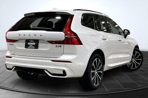 2023 Volvo XC60 B5 Plus Dark Theme