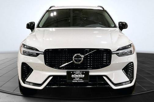 2023 Volvo XC60 B5 Plus Dark Theme