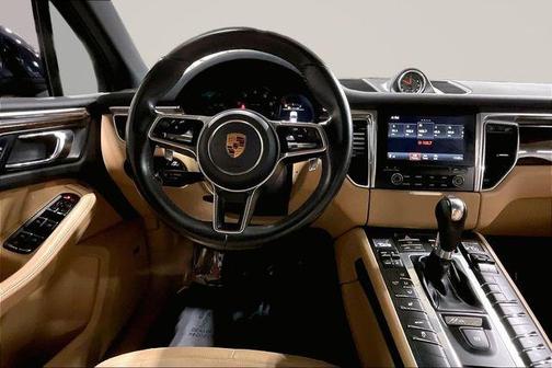 2017 Porsche Macan Base