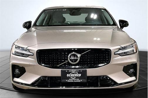 2024 Volvo S60 B5 Plus Dark Theme