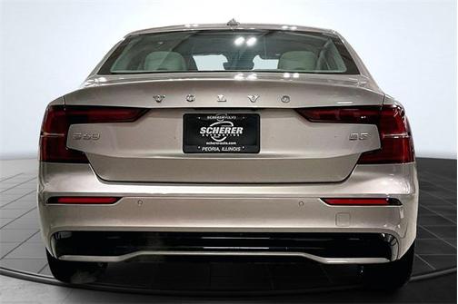 2024 Volvo S60 B5 Plus Dark Theme