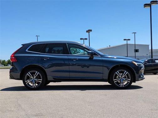 Denim Blue Metallic 2021 Volvo XC60 T5 Momentum