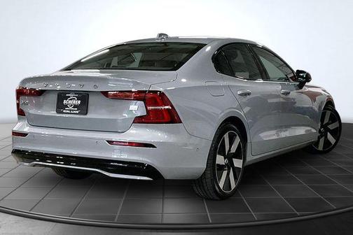 Vapour Grey Metallic 2024 Volvo S60 Recharge Plug-In Hybrid T8 Plus Dark Theme