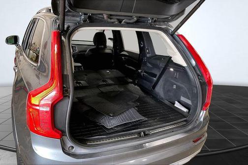 Osmium Grey Metallic 2017 Volvo XC90 T6 Momentum