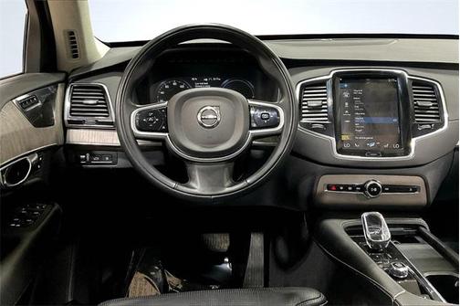 2022 Volvo XC90 Recharge Plug-In Hybrid T8 Inscription 7 Passenger