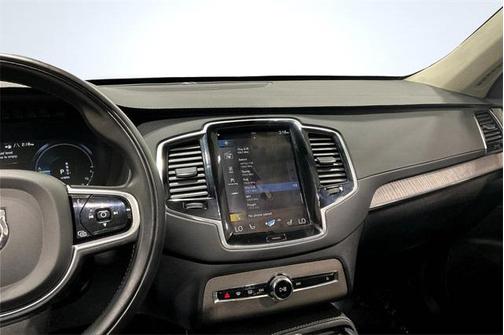 2022 Volvo XC90 Recharge Plug-In Hybrid T8 Inscription 7 Passenger