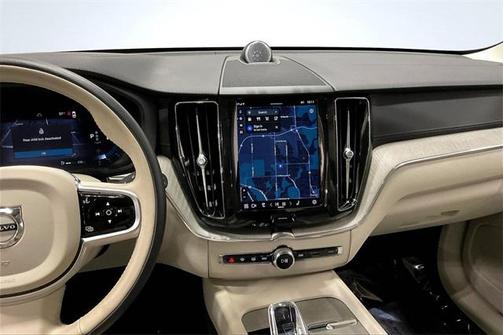2023 Volvo XC60 B6 Ultimate Bright Theme