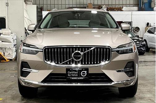 2023 Volvo XC60 B6 Ultimate Bright Theme