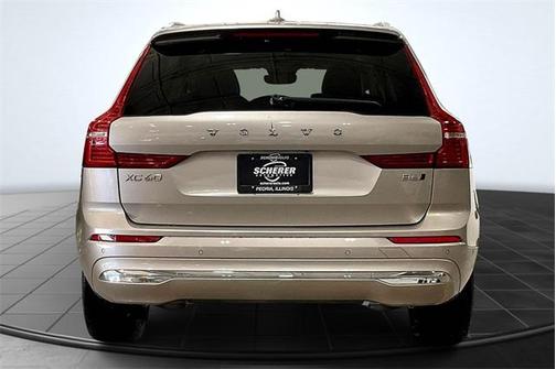 2023 Volvo XC60 B6 Ultimate Bright Theme