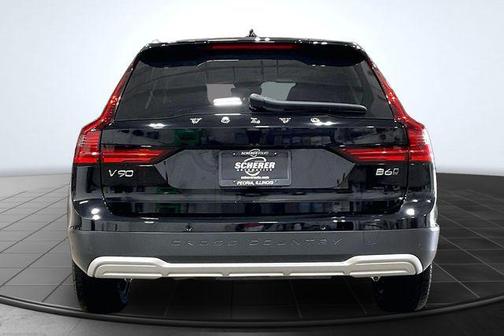 2024 Volvo V90 Cross Country B6 Plus