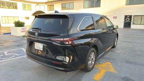 Black 2023 Toyota Sienna LE