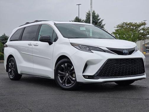 2024 Toyota Sienna XSE 7 Passenger