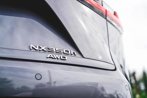 2022 Lexus NX 350h Premium
