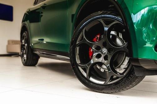2025 Alfa Romeo Stelvio Base