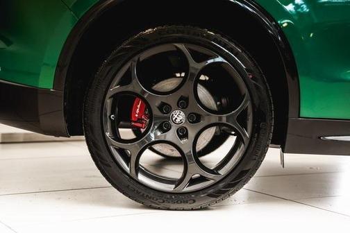2025 Alfa Romeo Stelvio Base
