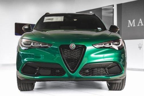 2025 Alfa Romeo Stelvio Base