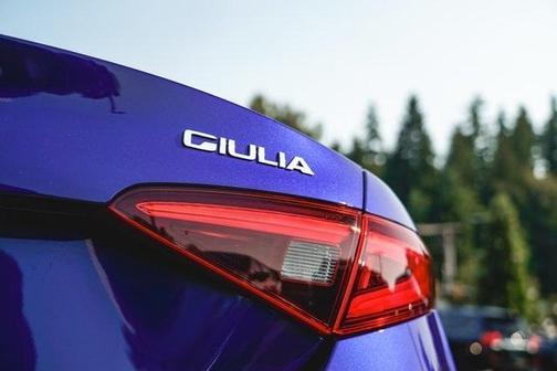 2023 Alfa Romeo Giulia Base