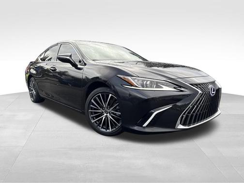 2025 Lexus ES 300h Base