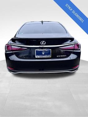 2025 Lexus ES 300h Base