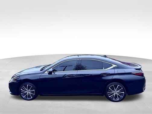 2025 Lexus ES 300h Base