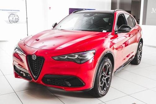 2025 Alfa Romeo Stelvio Base