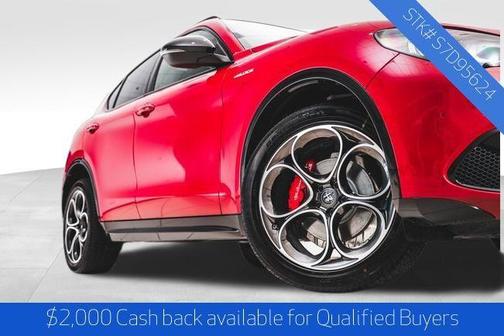 2025 Alfa Romeo Stelvio Base