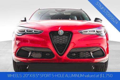 2025 Alfa Romeo Stelvio Base