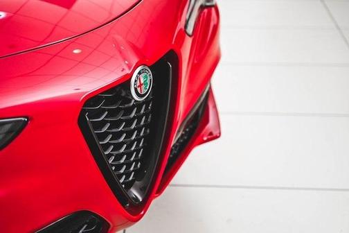 2025 Alfa Romeo Stelvio Base