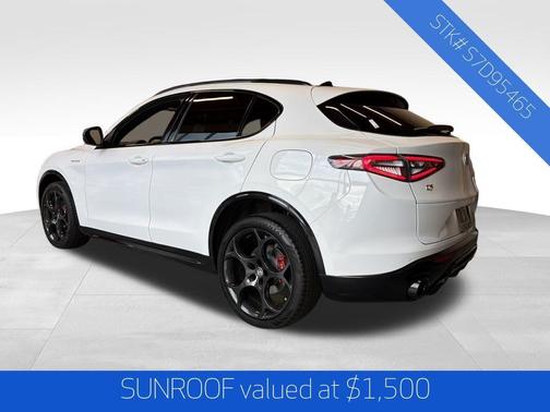2025 Alfa Romeo Stelvio Base