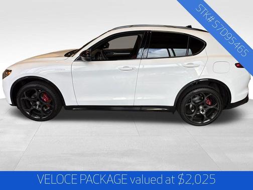 2025 Alfa Romeo Stelvio Base
