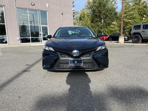 2024 Toyota Camry Hybrid SE