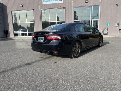 2024 Toyota Camry Hybrid SE