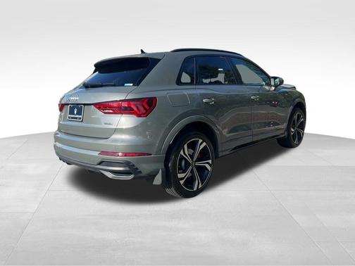 2024 Audi Q3 45 S line Premium
