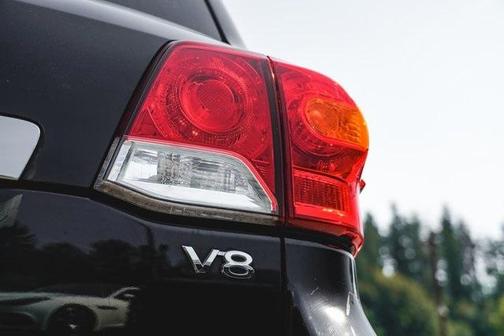 2013 Toyota Land Cruiser V8