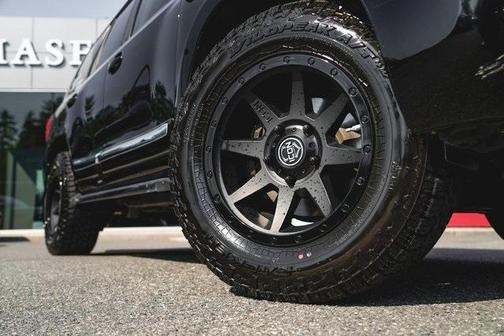 2013 Toyota Land Cruiser V8