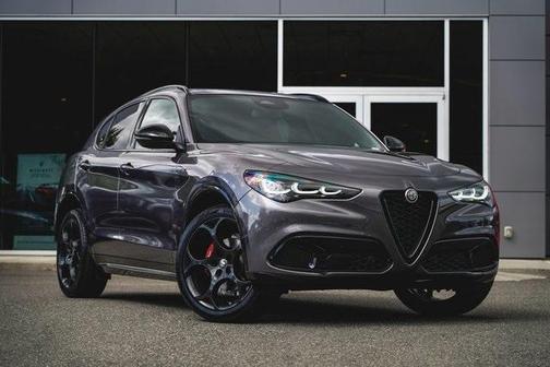 2025 Alfa Romeo Stelvio Base