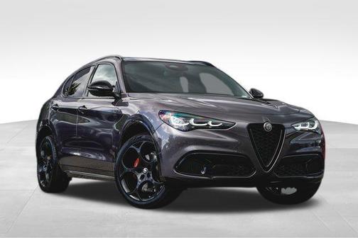 2025 Alfa Romeo Stelvio Base