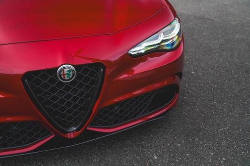 2024 Alfa Romeo Giulia Quadrifoglio