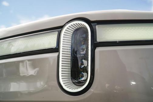 2023 Rivian R1S Adventure Quad Motor Large Pack