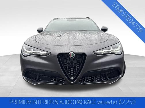 2025 Alfa Romeo Stelvio Base