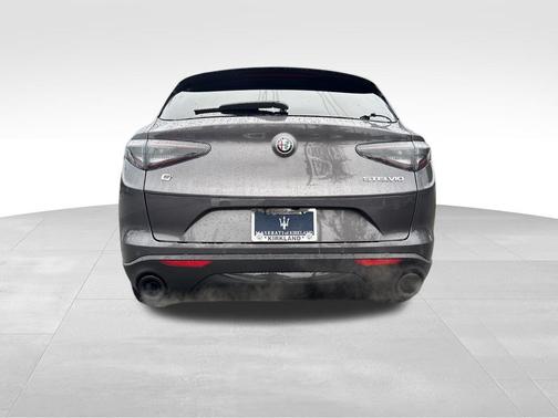 2025 Alfa Romeo Stelvio Base
