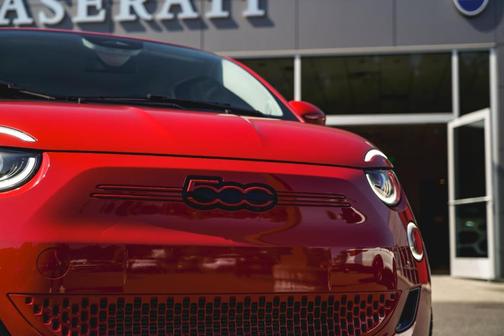 2024 FIAT 500e Base
