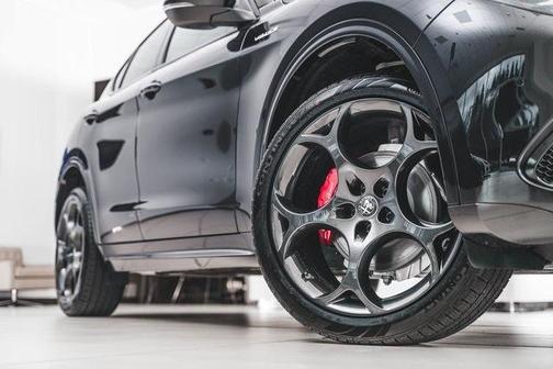 2025 Alfa Romeo Stelvio Veloce