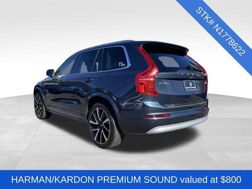 2022 Volvo XC90 T6 Momentum 7 Passenger