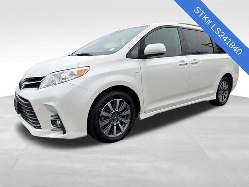 2020 Toyota Sienna XLE
