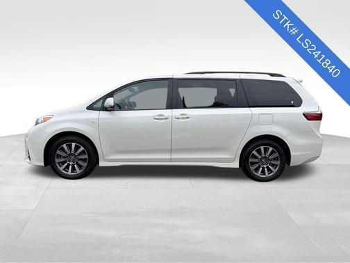 2020 Toyota Sienna XLE