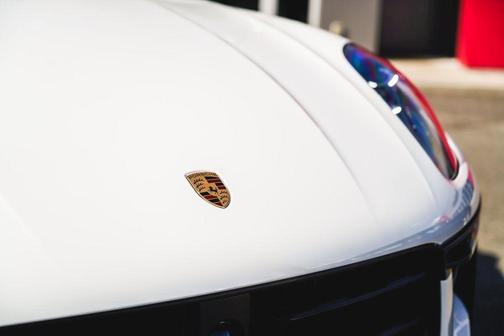 2024 Porsche Macan Base