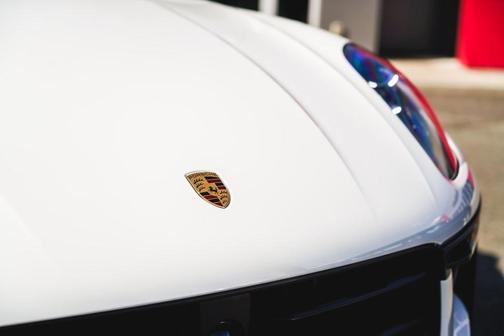 2024 Porsche Macan Base