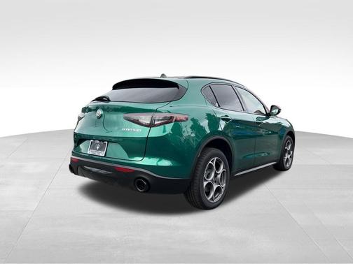 2025 Alfa Romeo Stelvio Base